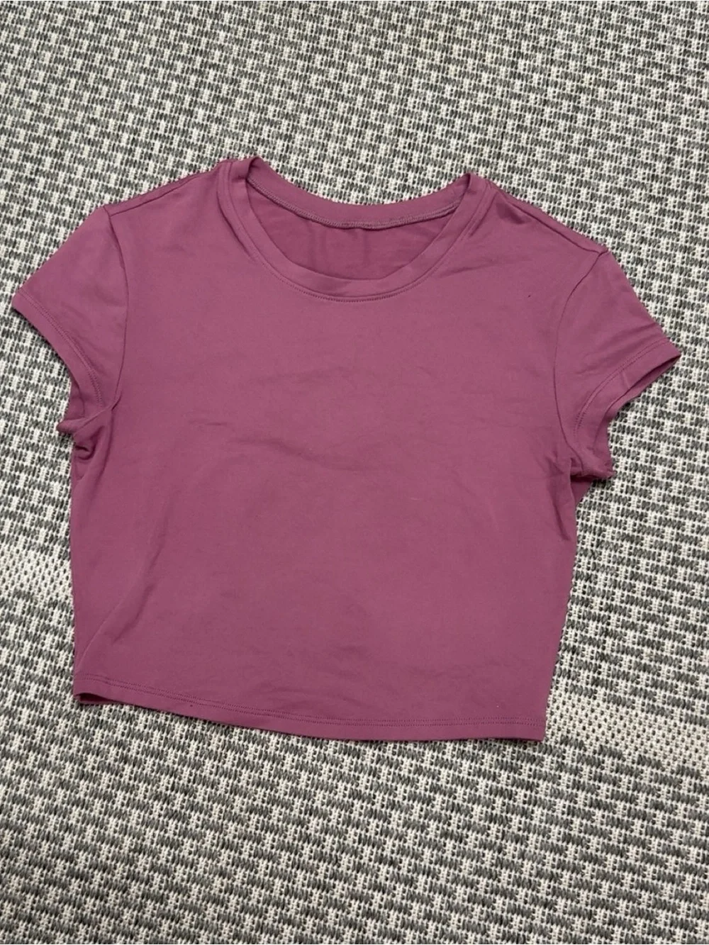 Alo Yoga Alosoft Crop Finesse Short Sleeve in Soft Mulberry
